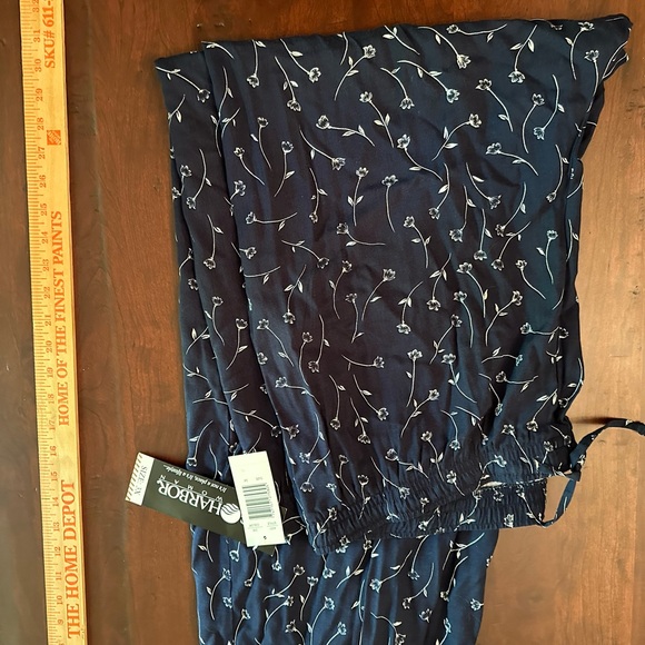 NWT Sag Harbor Pants Dark Blue and White Floral Pattern Pockets 3X - Picture 2 of 6